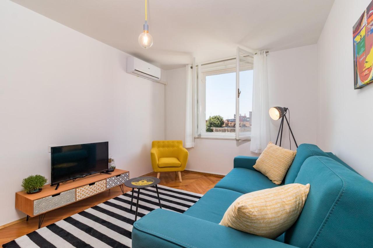 Quirky Apartment Arena With Parking Pula Extérieur photo