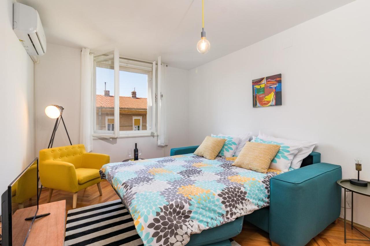 Quirky Apartment Arena With Parking Pula Extérieur photo