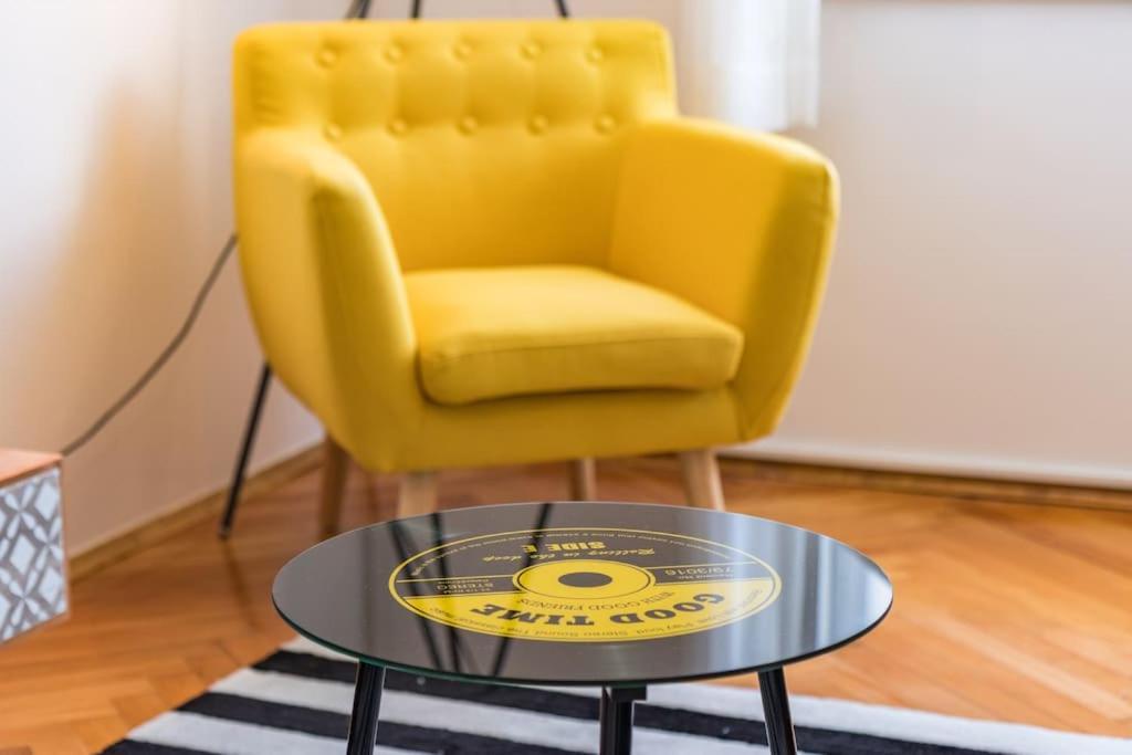 Quirky Apartment Arena With Parking Pula Extérieur photo