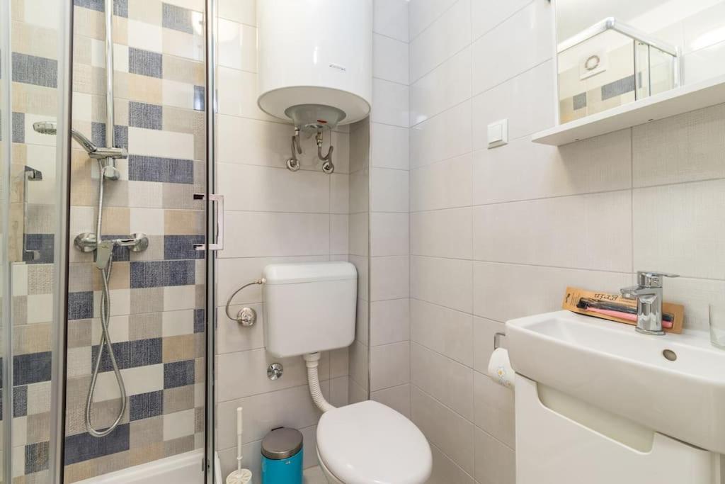 Quirky Apartment Arena With Parking Pula Extérieur photo